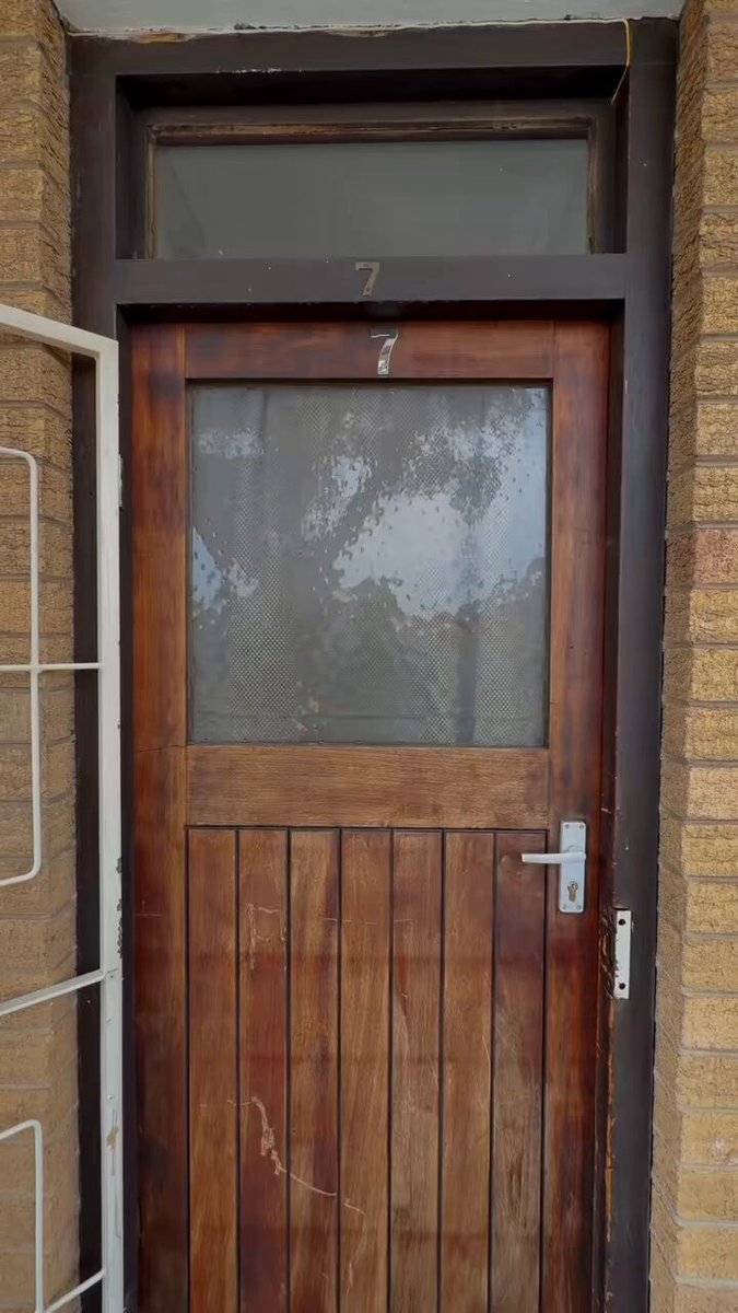 Houss Rentals would have made this 2 if not 3 units. 70sqm for a 1 bedroom is such a dream 🥹🥹🥹