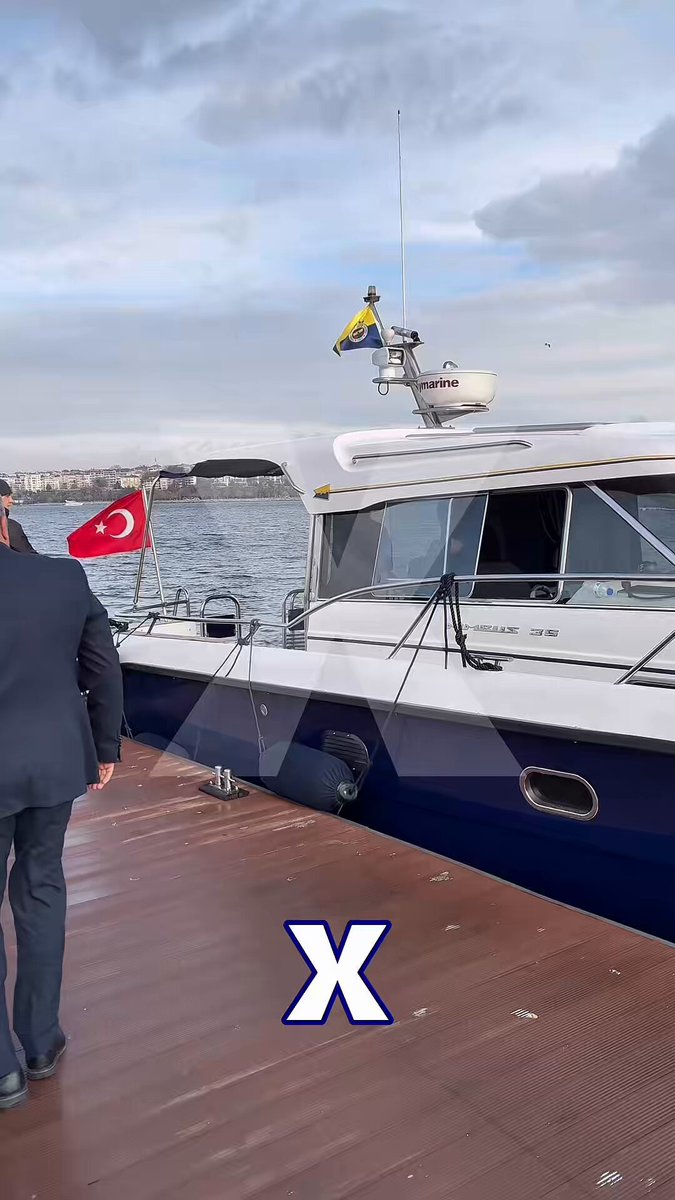 Eski Fenerbahçe Başkanı Ali Yıldırım Koç, yatıyla Faruk Ilgaz Tesisleri’ne geldi.