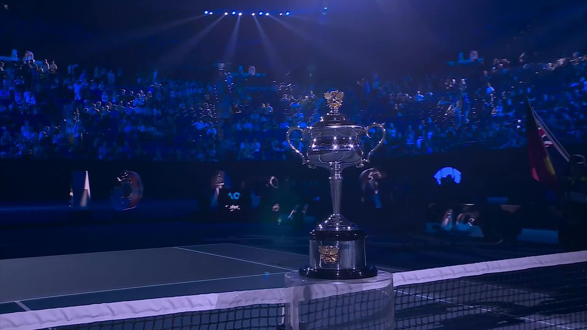 Tonight's prize 🏆 2001 and 2002 AO champion Jennifer Capriati brings out the Daphne Akhurst Memorial Cup onto RLA... Wide World of Sports • ESPN • TNT Sports • WOWOWテニス • #AO26