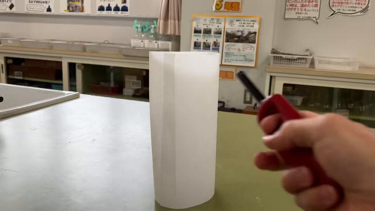 4年 ものの温まり方 発展課題 半紙を筒状にして燃やすと、最後にふわっと上がる 子どもたちは驚きとともに、空気は温められて上に上がることを実感できる