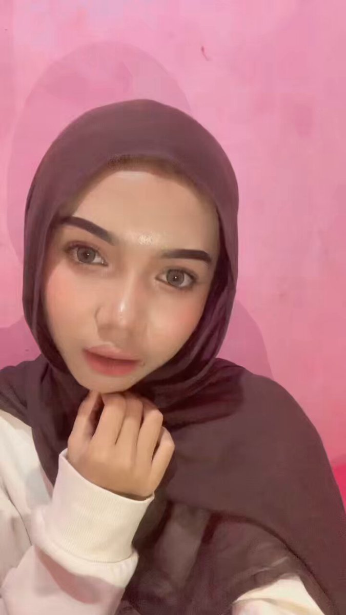cintaa bngt sama makeup inii🫶🏻