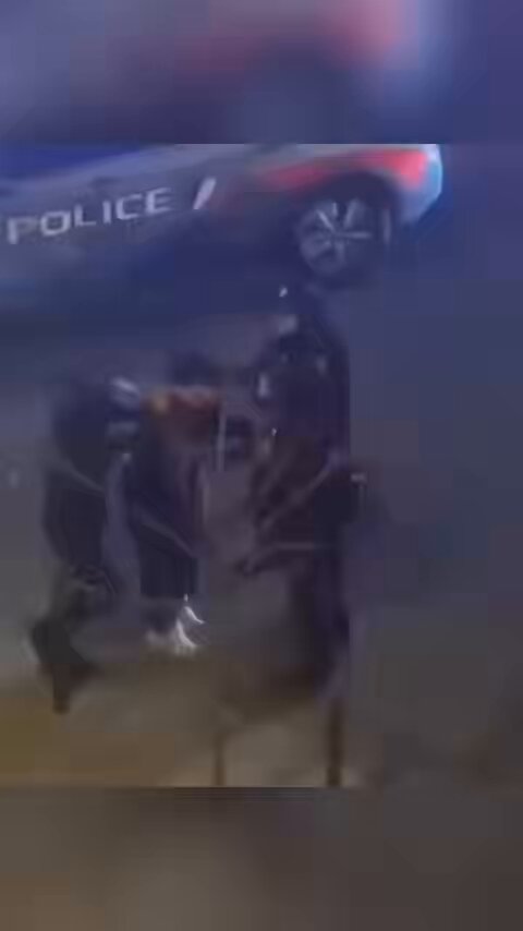Le syndicat d’extrême droite Alliance Police allume un contre feu pour tenter de faire oublier qu’en France la police tue. Les mêmes qui demandent l’extension du permis de tuer avec loi présomption de légitime défense. Le même syndicat qui organisait la grève du zèle pour dénoncer les GAV contre les policiers auteurs de violences policières. Le même syndicat qui a fait pression sur un policier pour qu’il mente suite au passage à tabac d’Angelina à Marseille.
