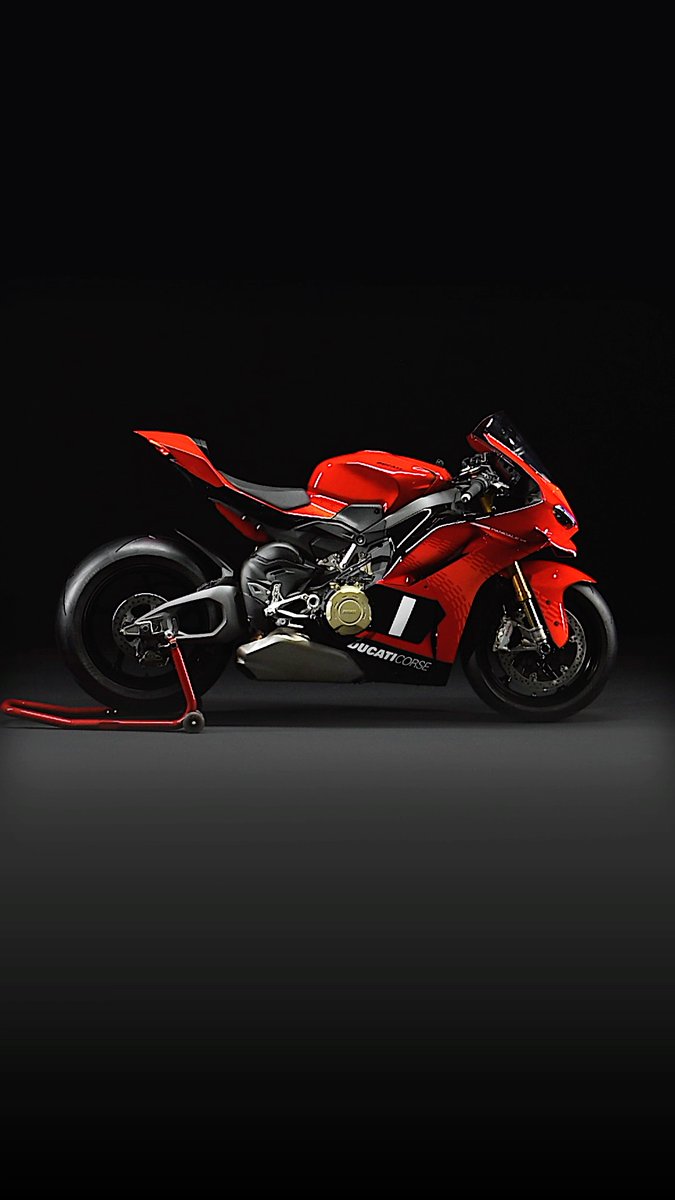 1 soul, 2 personalities. The Streetfighter V4 S takes the performance of the Panigale V4 S and strips it down with the "Fight Formula". High-tech meets high-adrenaline, also available in the Corse livery. 🏁