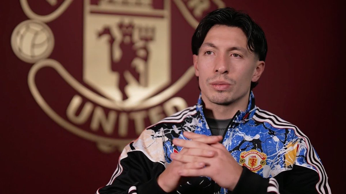 "I'm impressed about him [Michael Carrick], his body language, his energy" 🤩 Lisandro Martinez shares his thoughts on "unbelievable" Michael Carrick and what difference he has made to the Man Utd team🔴