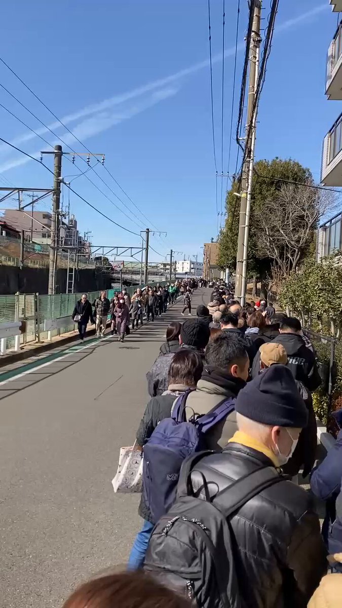 神奈川県横浜市緑区の十日市場グラウンドで行われた高市総理の演説を見ようと長蛇の列😲