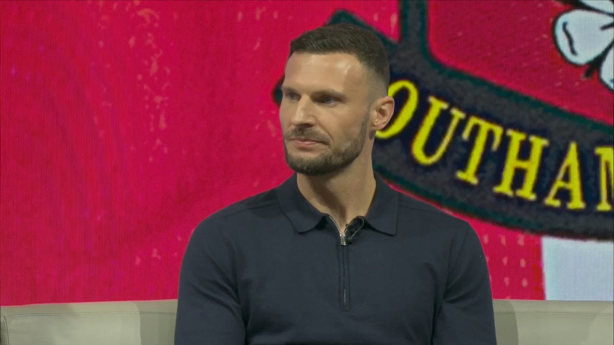 "Hopefully he can help them back to the top six, where they belong!" 💪 Former Stoke full-back Erik Pieters on new signing Milan Smit.