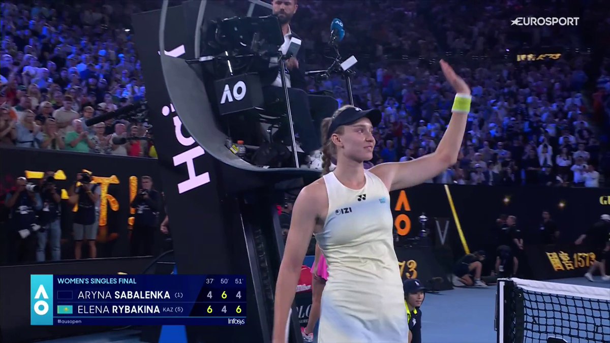 Una giornata indimenticabile per Elena Rybakina, che conquista il suo primo Australian Open superando in finale la numero 1 del ranking WTA, Aryna Sabalenka ✨🏆 #Tennis #AusOpen #AO2026 #Rybakina