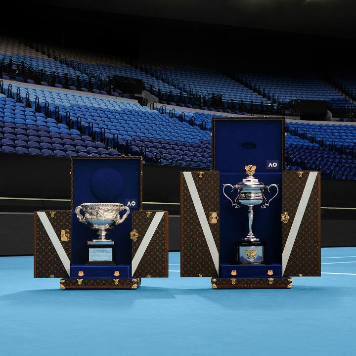 Victory Travels in Louis Vuitton. For a third year as Official Partner of the @australianopen, the House presents two bespoke trophy trunks in honor of the Men's and Women's champions. Discover the creations at #AustralianOpen #AO #LouisVuitton
