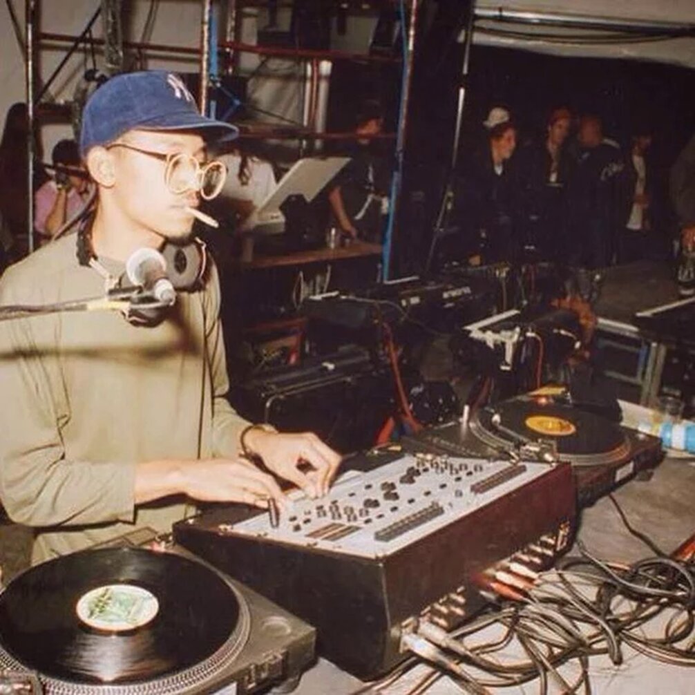 Next up, a rare tape from a jungle pioneer, 32 years ago: The great LTJ Bukem @ Fusion: The Awakening, Second Birthday, Farnborough Recreation Centre 26.02.94 There was a hardcore pack sold from this event but Bukem played there also, released on a limited solo cassette. Mid 90's intelligent jungle brilliance by a master. No tracklist on this one. Discogs: Reminder that all mixes uploaded here today go on my Kofi for download tonight. 👇🔥👇