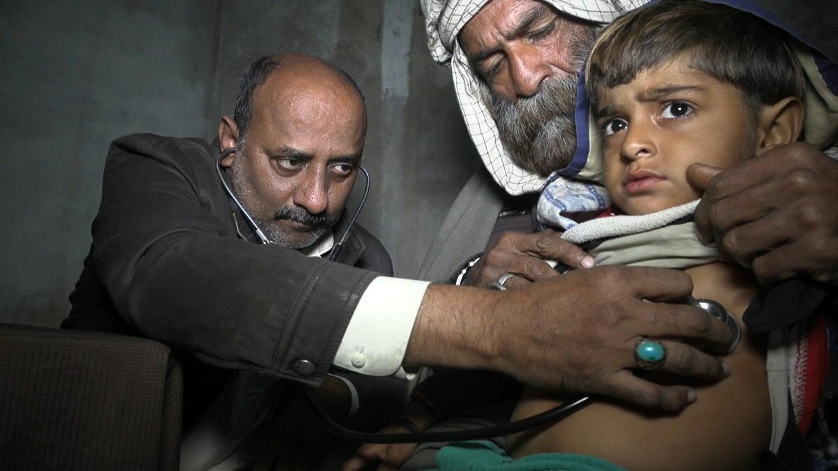 🇵🇰 Pakistan battles legions of fake doctors Rusted nails hold used infusion tubes on the wall of a clinic run by one among hundreds of thousands of unqualified doctors operating across Pakistan.