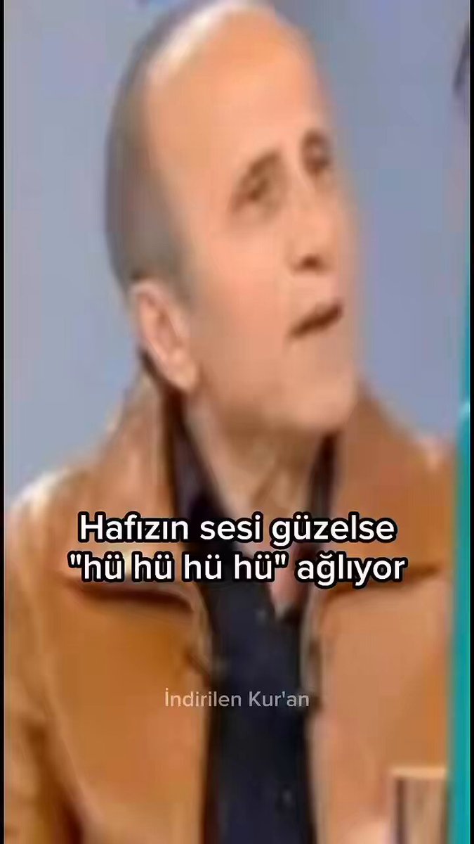 Hafızın sesi güzelse hü hü hü ağlıyor. Bir Suud heyeti gelmiş, adamları cumaya götürmüşler. Ankara’da Kur'an-ı Kerim okunuyor; bizimkiler orada hık hık ağlıyor. Arap demiş ki, "Ne oluyor bunların? Bir sıkıntıları mı var, neden ağlıyorlar?" demiş. Kur'an okunuyor. E, Kur'an okunuyor da Kur'an'da mirasın paylaşımından bahsediyor.