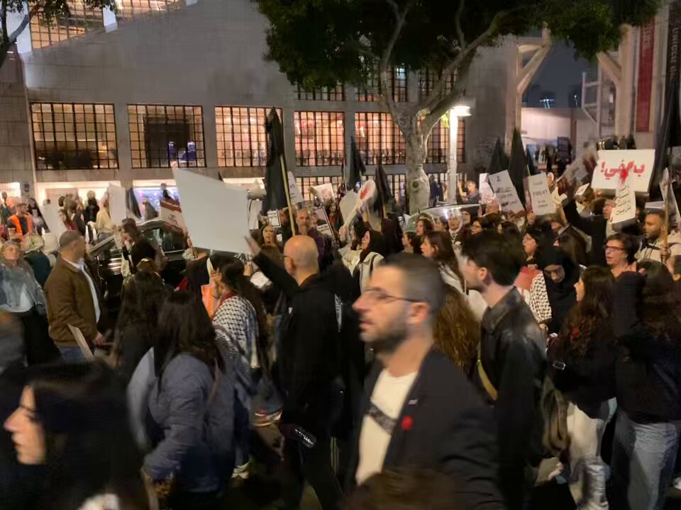 Thousands upon thousands of Palestinian citizens alongside Jewish citizens protesting the Israeli states failure to stop organized crime in Tel Aviv Now