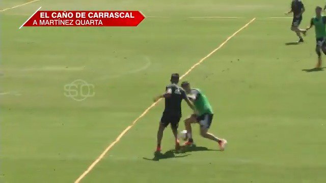 Kendry Paez en el entrenamiento de River