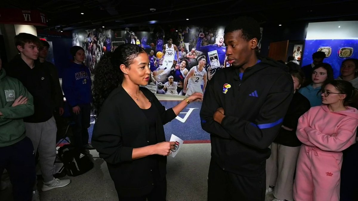 "When you walk out ... why are they barking at you?" "I'm just that dawg." Kansas star Melvin Council Jr. speaks with Andraya Carter on his tenacity and playing style 😤