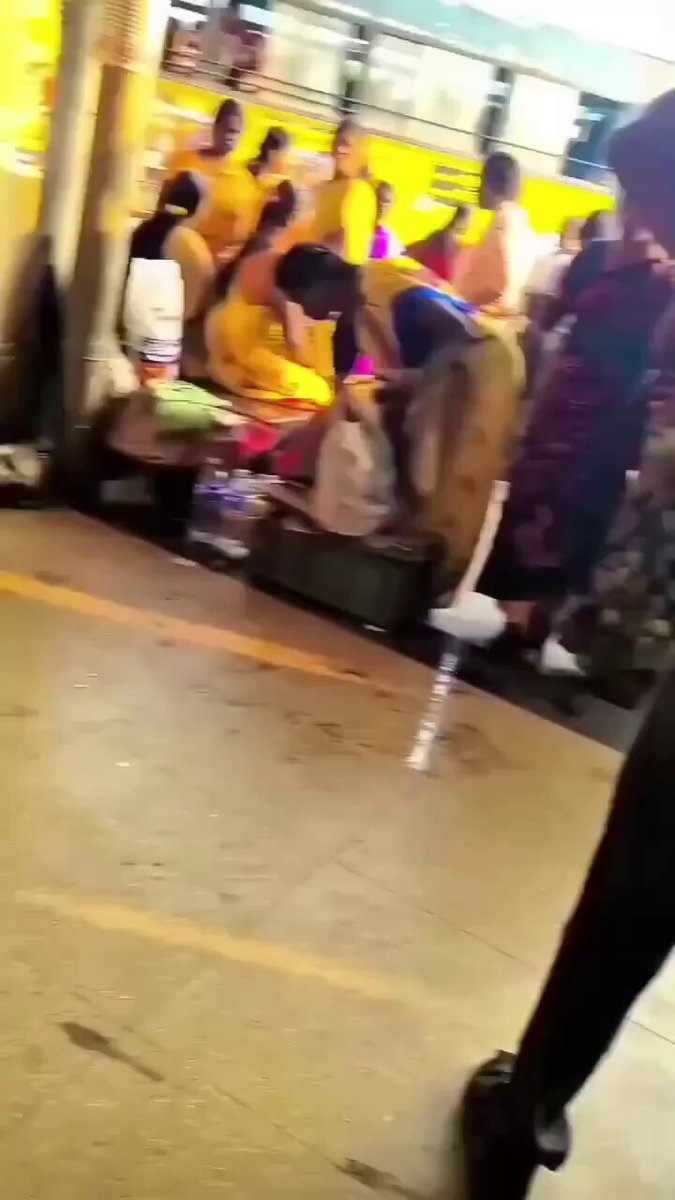 என்ன கொடுமை இது 🤬 இந்த லட்சணத்தில் சட்டம் ஒழுங்கு இருக்கு... இன்று மதுரை பெரியார் பேருந்து நிலையத்தில் ?