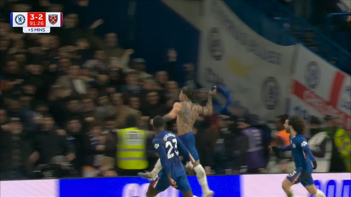 Stamford Bridge erupts as Enzo Fernández completes Chelsea's comeback in stoppage-time! 😱