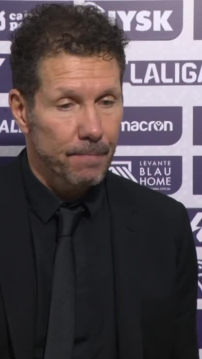 "¿El banquillo? Muy bien, todo muy bien" 🗣️ El 'Cholo' Simeone sobre las alternativas del Atlético de Madrid en el banquillo #LALIGAenDAZN ⚽️