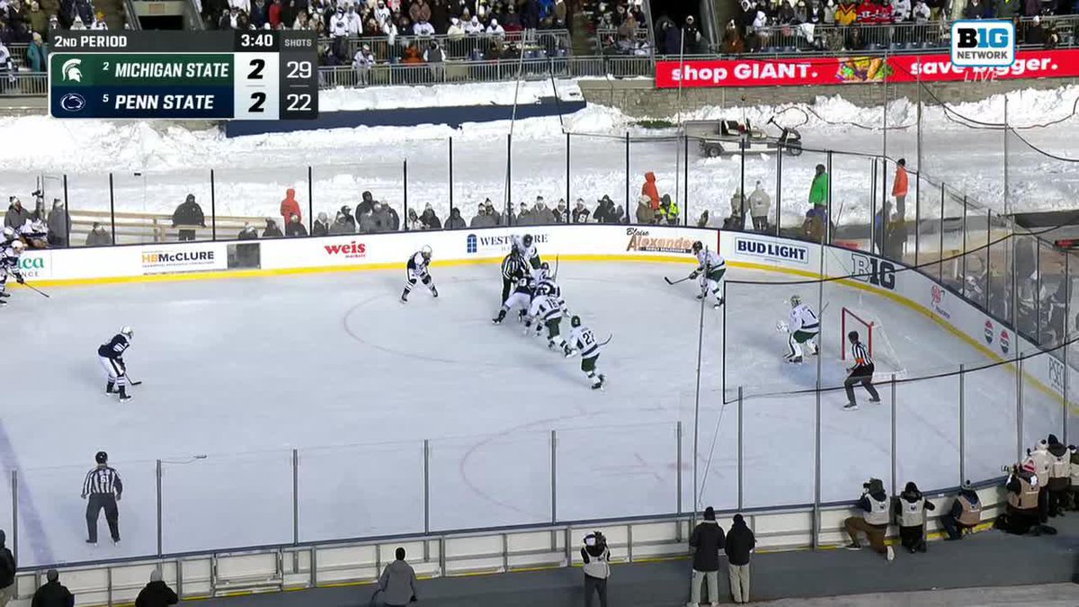 MCKENNA FEEDS FINK FOR HIS SECOND OF THE GAME 🚨 🚨