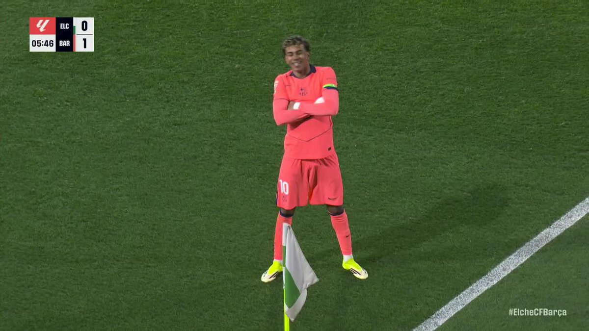 Lamine Yamal dances around the keeper to give Barca the lead 🥶