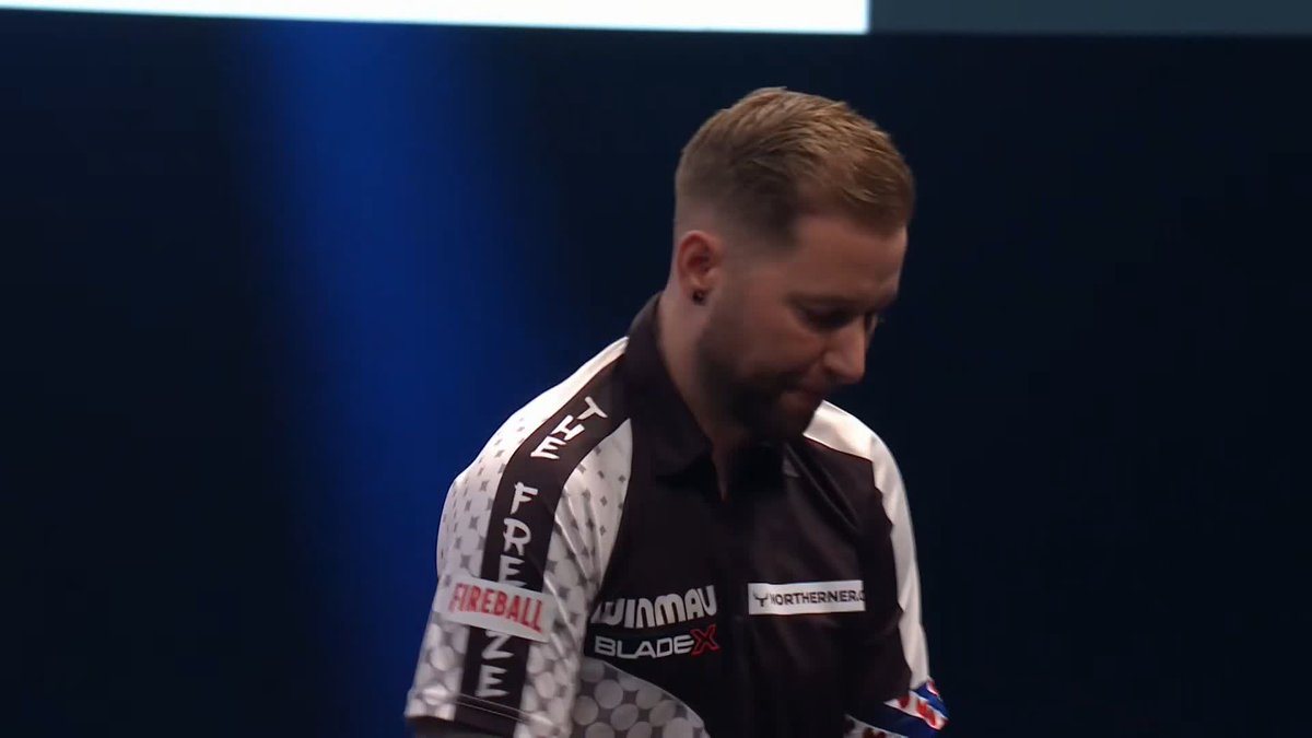 DANNY DOUBLES HIS LEAD! Danny Noppert makes it four legs on the spin to lead Stephen Bunting 2-0 in sets! The Dutchman converts a clinical two-dart 86 kill to strengthen his grip on proceedings! 📺 #WinmauWorldMasters | R2