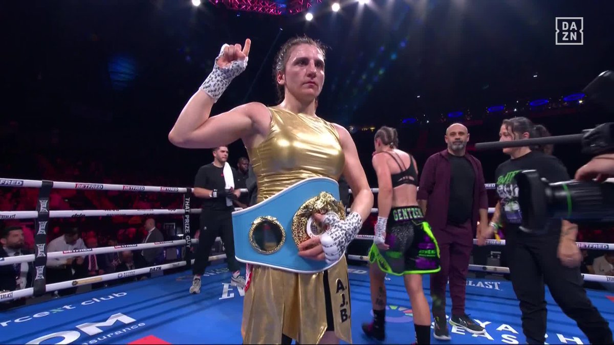 🇹🇷 Elif Nur Turhan, Taylah Gentzen ayrık kararla yenerek IBF hafif sıklet kemerini korudu. 93-97 - 98-92 - 96-94