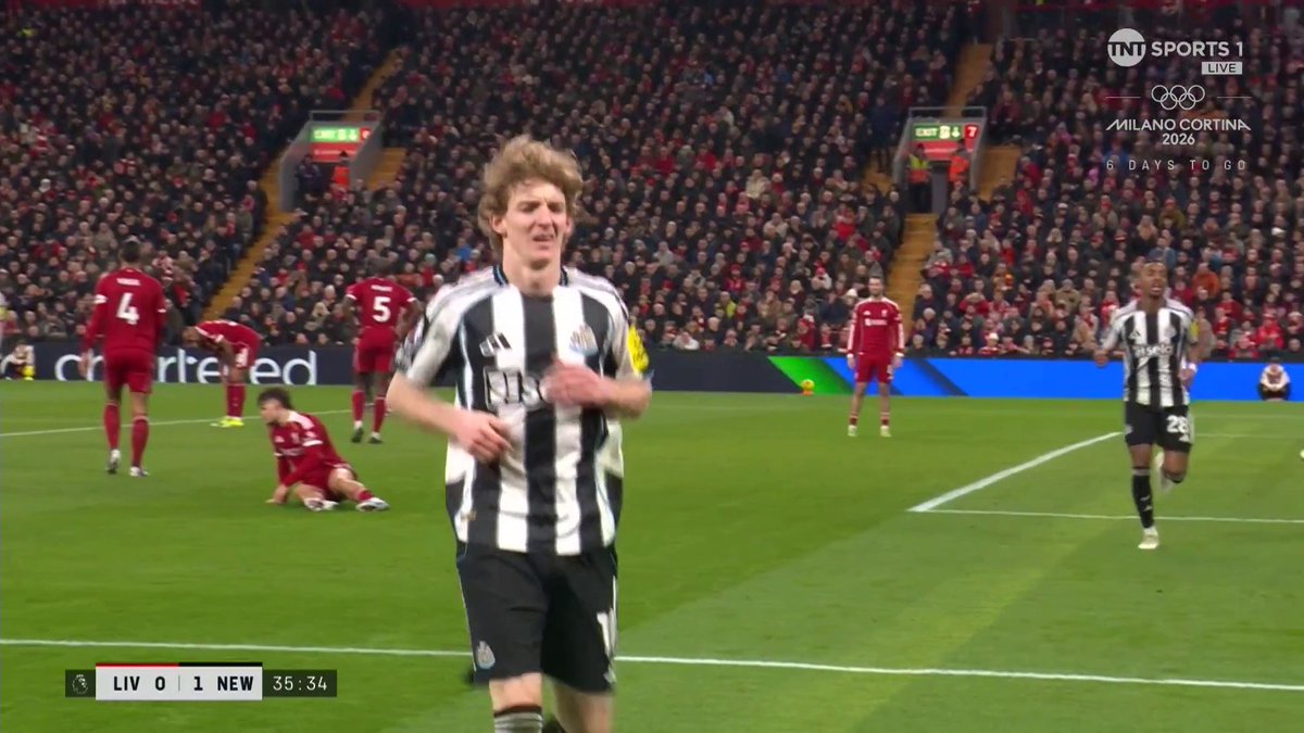 Anthony Gordon with a well-taken finish to give Newcastle the lead against Liverpool 👏 TNT Sports &amp; discovery+ UK
