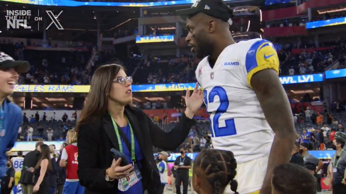 "Your wife's giving birth right now." Van Jefferson had to get to the hospital right after winning the Super Bowl 😂 (SB LVI) @insidethenfl's Top 60 SB Mic'd Up Moments on X