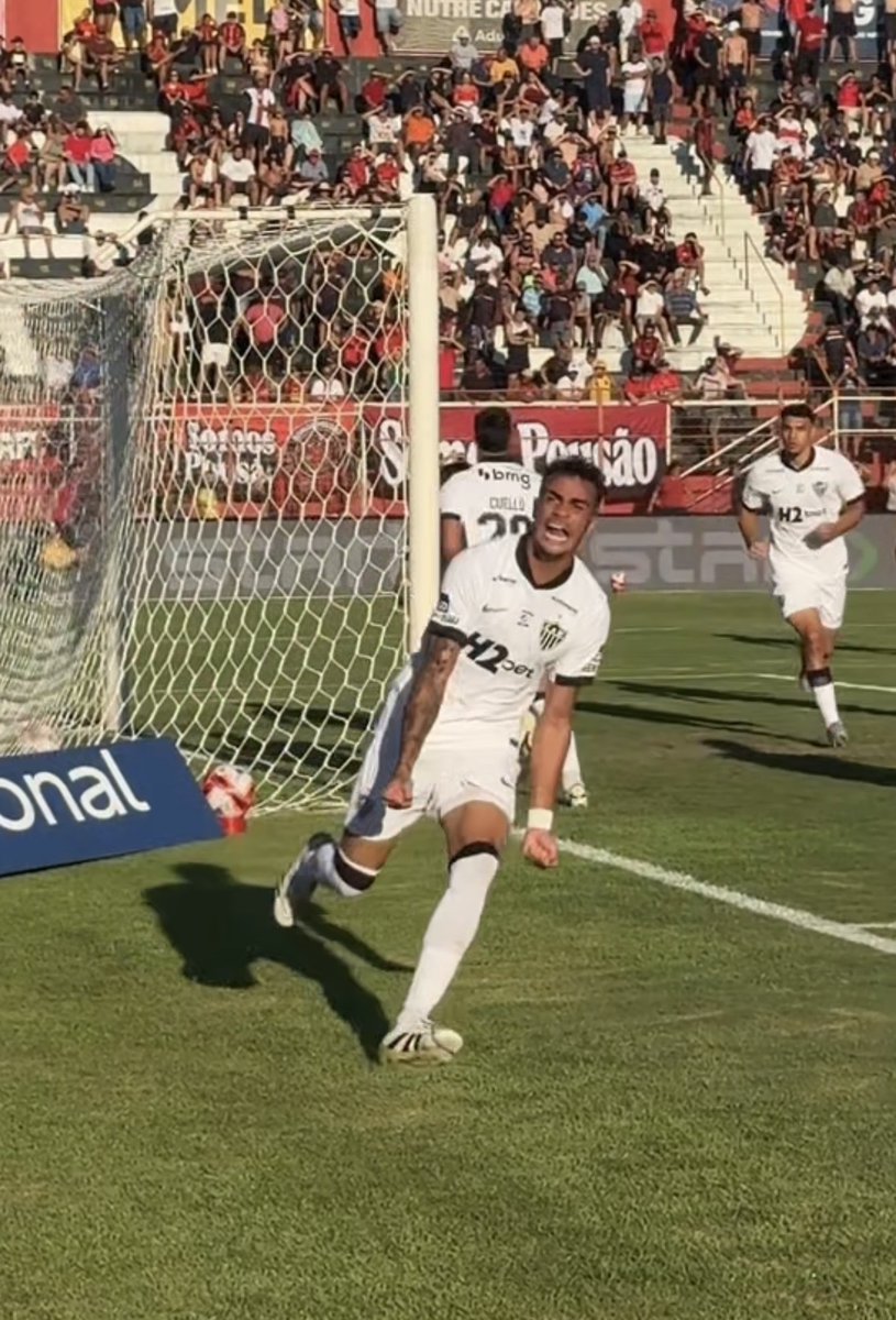 DE CABEÇA! 🧠⚽🔥 Após cruzamento primoroso do Scarpa, Reinier apareceu bem demais pra empatar pro #Galo! BOA, MEU 1️⃣9️⃣! 🐔💪