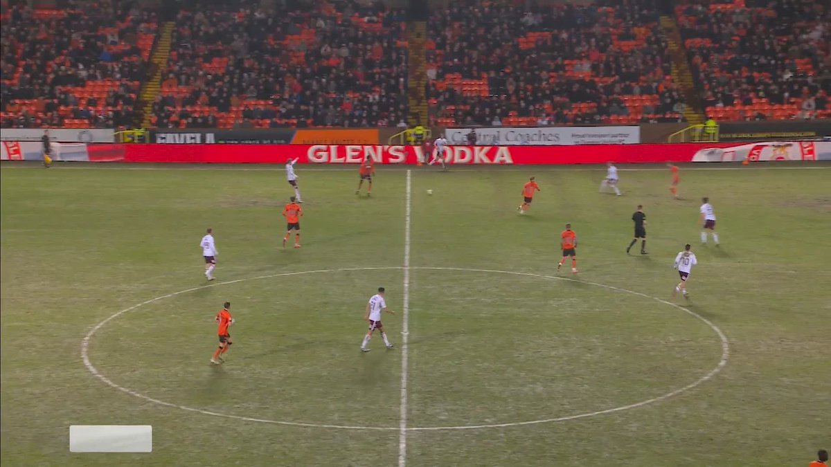👏 "Brilliant goal all round" 🤷♂️ "I have no idea what Ross Graham is doing!" 🟥 "It's a red card" ✅ "Stonewall penalty" Lawrence Shankland and Kris Boyd react to the first half between Dundee United and Hearts 🔍