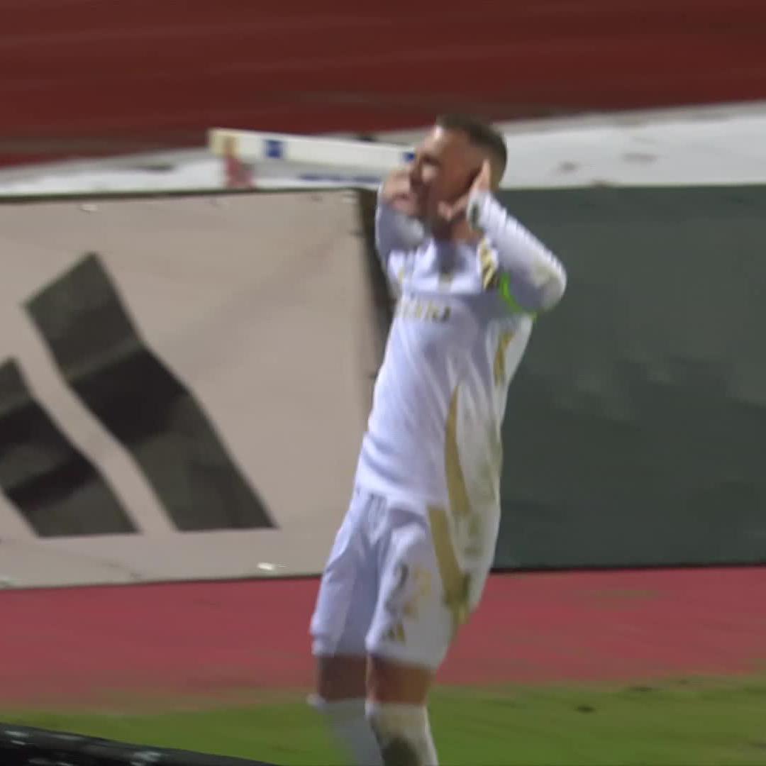 Lukas Haraslin strzelił dziś dwa gole w derbach Pragi. Ten drugi to typowy „Haraslin”. Najlepszy piłkarz ligi czeskiej.