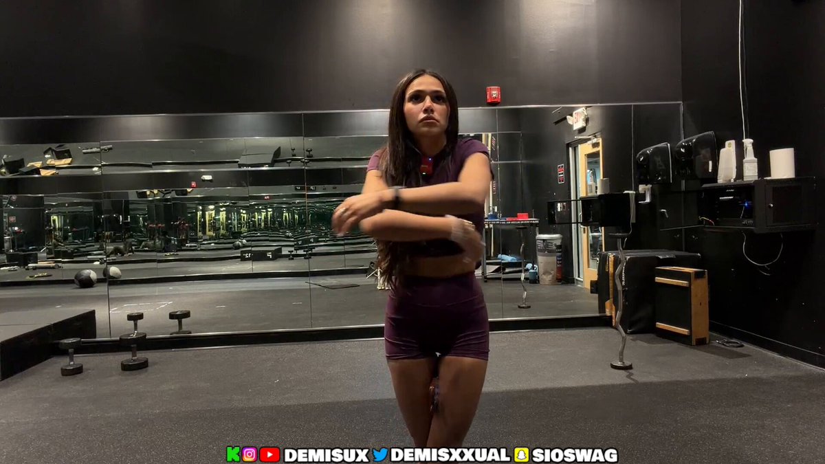 Kick streamer Demisux is doing anything in her power to get her old viewership back😳