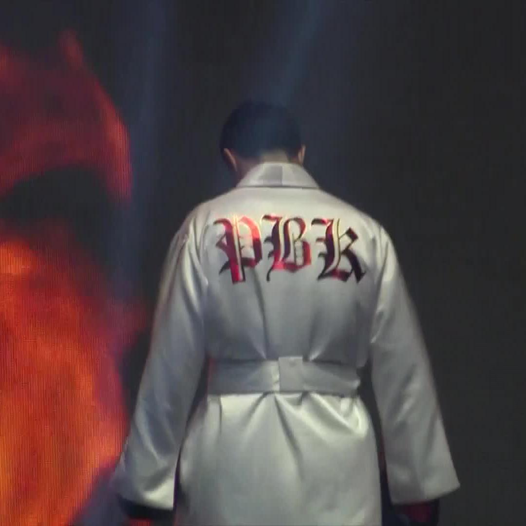 Here comes Josh Kelly 🥊 ✨ #MurtazalievKelly | Live on DAZN NOW ▪️