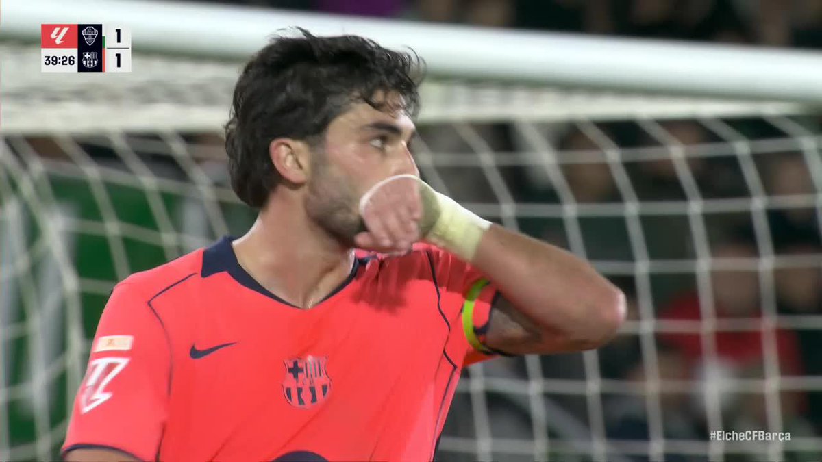 FRENKIE DE JONG PODRÍA HABER DEFINIDO, PERO HIZO MÁS LINDA LA JUGADA Y DIO LA ASISTENCIA: gran acción colectiva de Barcelona para la definición de Ferran en el 2-1 parcial del Culé al Elche en #LaLiga.