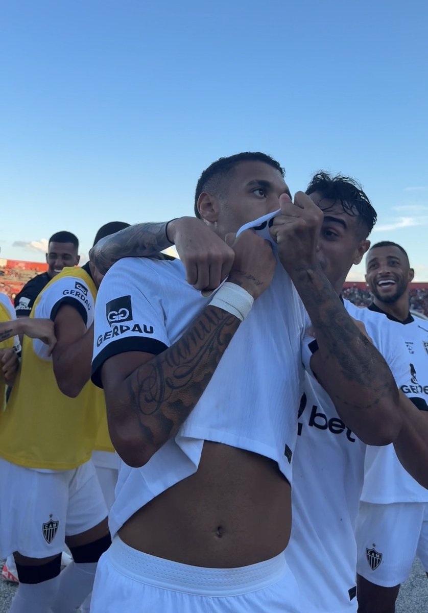 🔥 ZAGUEIRO ARTILHEIRO! 🔥 RUAN ARRANCOU, MOSTROU QUALIDADE DE ATACANTE E FECHOU A VIRADA DO #GALO! QUE GOLAÇO, MEU ZAGUEIRO! 🐔⚽