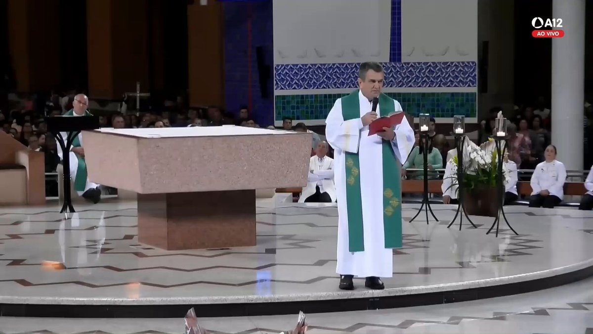 EITA!!! 🚨 Padre manda a real no altar: "Não adianta marchar por Brasília e dizer que defende a vida, mas ser a favor das armas!" Dizem por ai que Nikolas Ferreira sentiu!