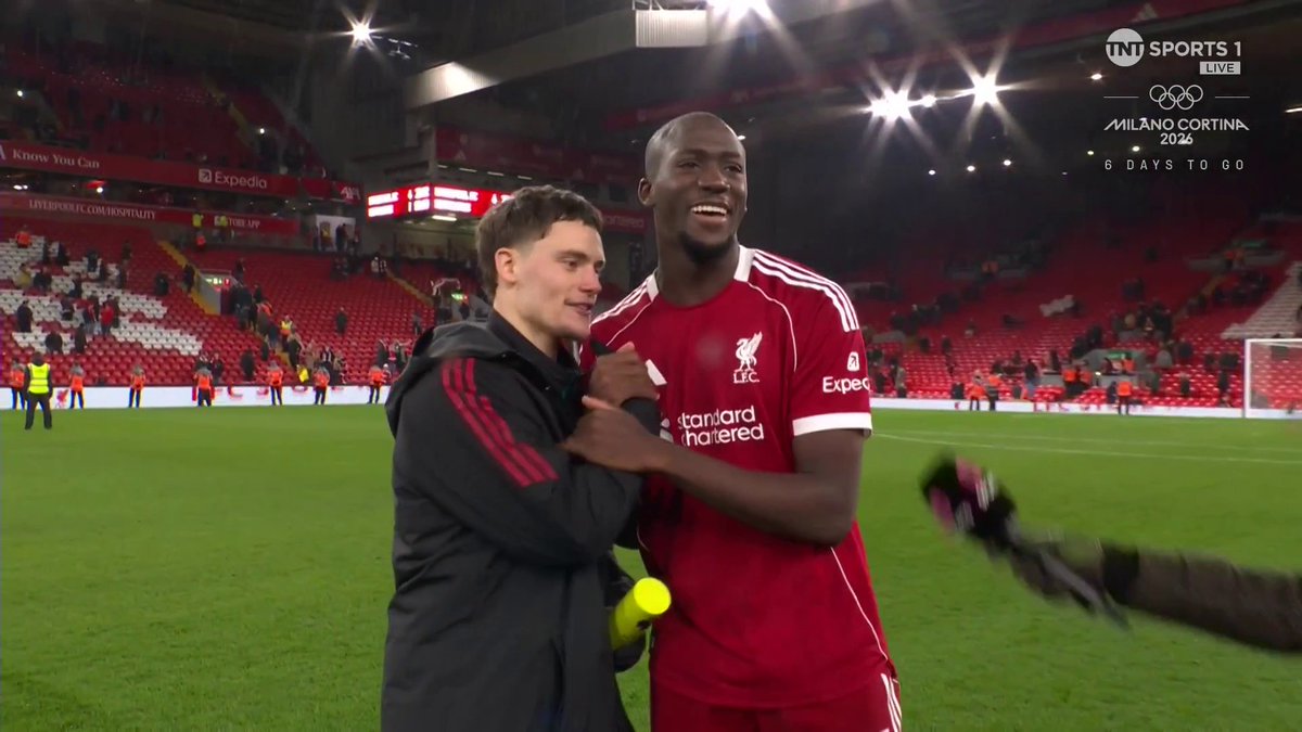 "I know what you said in pre-season, how many goals and assists you were going to get" 😂 We're here for this Ibrahima Konaté x Florian Wirtz duo 🤝