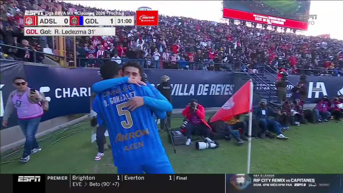 Que buen gol de Ledezma, este cabrón tiene que jugar en el Mundial.