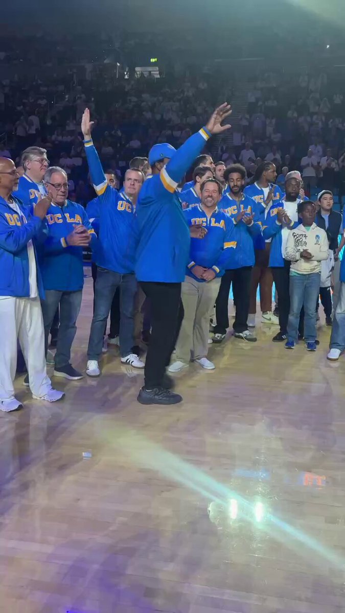 Lots of UCLA Men’s Basketball alumni at Pauley Pavilion today 🤩