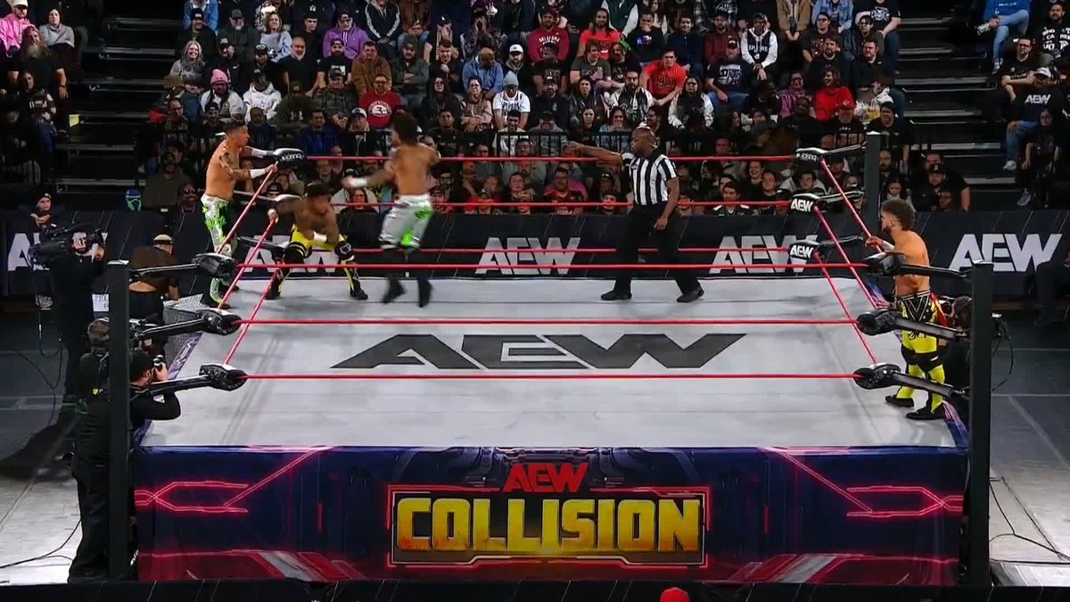 .Dezmond Xavier + Zachary Wentz are doing a great job keeping @IAmLioRush from his corner! Watch #AEWCollision LIVE on TNT & HBO Max