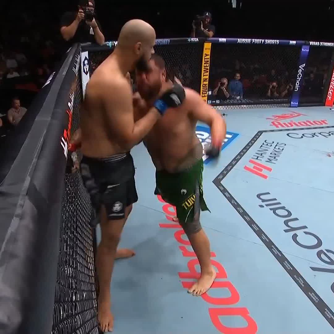 What a sequence from these two 🤯 [ #UFC325 is LIVE on @ParamountPlus ]