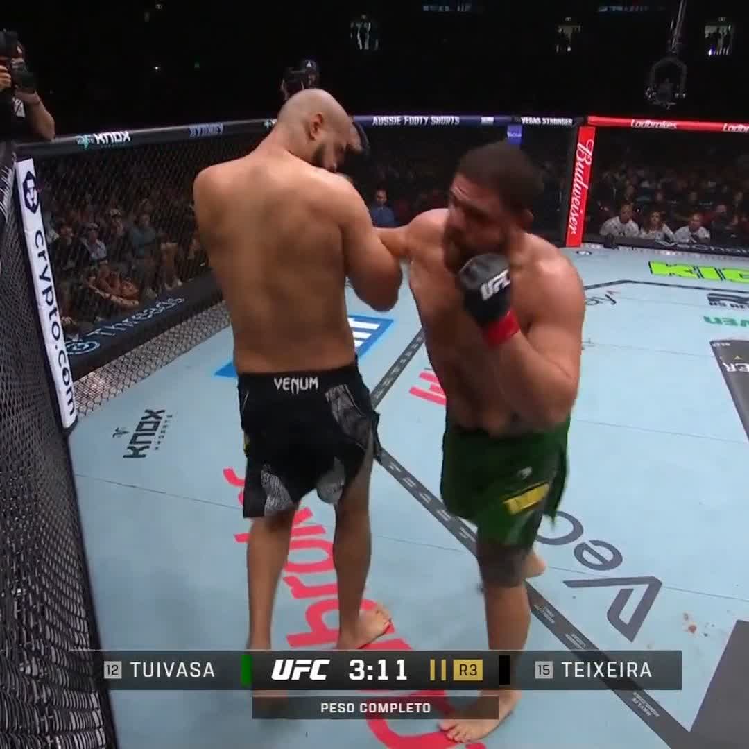 Com todo respeito ao Xicão, mas atuação assustadoramente fraca. Ficou por cima, cansou batendo, não machucou, não finalizou. Venceu? Sim. Convenceu? Nem perto. Contra um Tuivasa já fora do nível do UFC. #UFC325