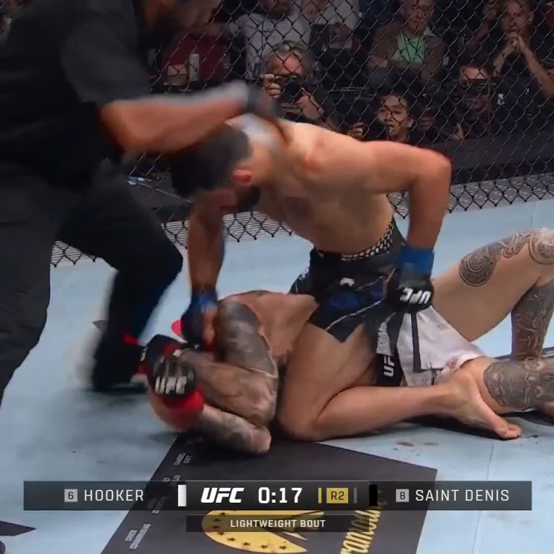 🔥 Il ne fallait pas le tester au sol !!!!! Benoît "God of War" Saint Denis s'impose par TKO au deuxième round 📺 Regardez l’#UFC325 EN DIRECT sur 🇫🇷 RMC Sport et sur 🇧🇪 VOOSport World