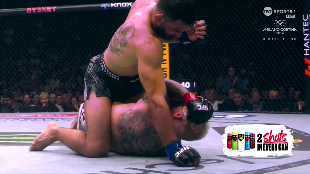 Benoît Saint Denis with some RELENTLESS ground and pound to finish Dan Hooker! 😤 #UFC325 | Live on TNT Sports &amp; discovery+