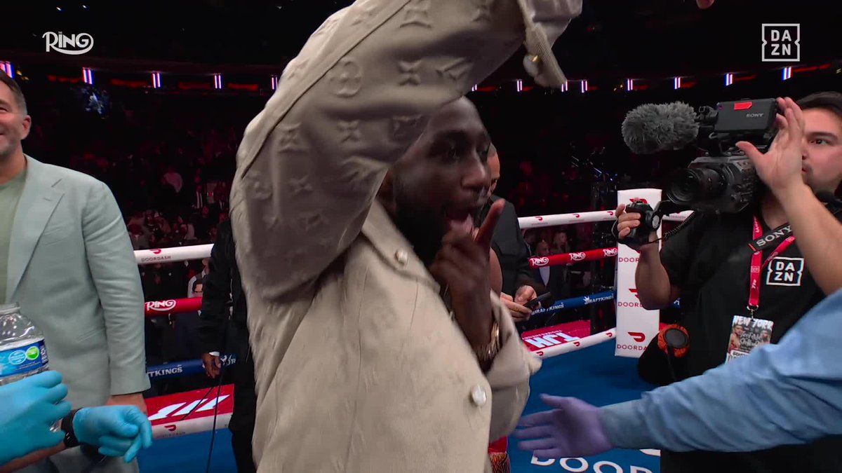 Terence Crawford emoting on Teofimo Lopez after Shakur Stevenson beat him 😭
