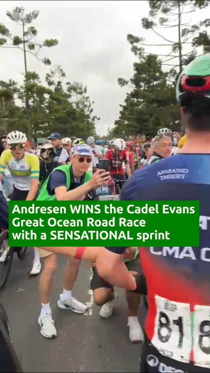 Tobias Lund Andresen (Decathlon-CMA CGM) remporte la Cadel Evans Great Ocean Road Race, en World Tour. Le Danois (23 ans) a réglé au sprint le Britannique Matthew Brennan (Visma-Lease a Bike) et l'Australien Brady Gilmore (NSN Cycling Team). #CadelRoadRace