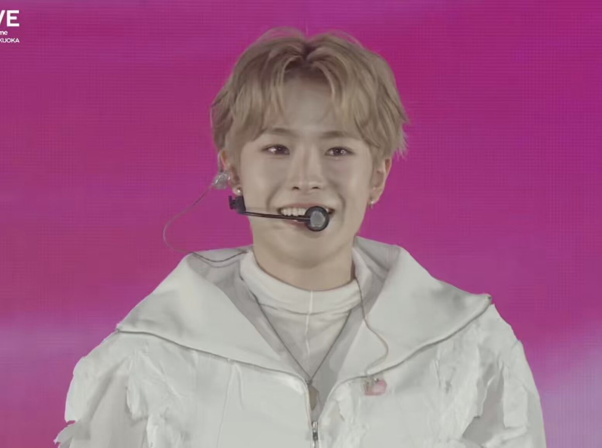 ⭐️ 반짝반짝 별에서 온 유우시입니다 소개하고 부끄러워 하는거 졸귀ㅠㅠㅠㅠㅠㅠㅠㅠㅠ