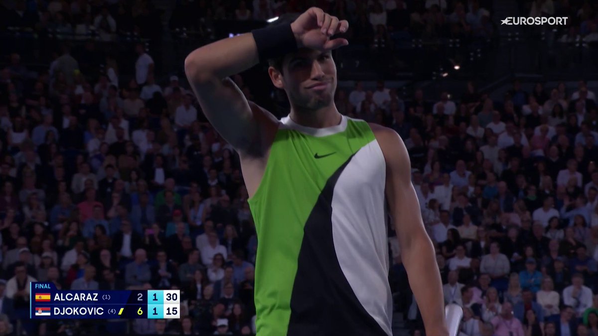😬 La cinta se pone del lado de Alcaraz. #AusOpen #AO26