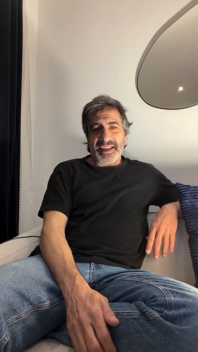 Juan del Val mandando a MAMAR a las marujas criticonas