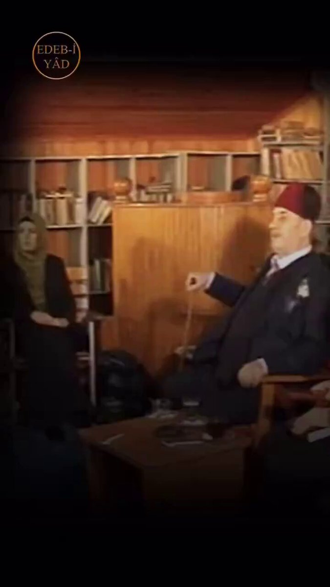 Kadir Mısıroğlu geleceğe dair ümidini hep korumuş. Bugün Batı'nın ahlaksızlıklarına ve İslam düşmanlarının bir bir rezil olduğuna şahit oluyoruz. Gelecek İslam'ın inşalllah.