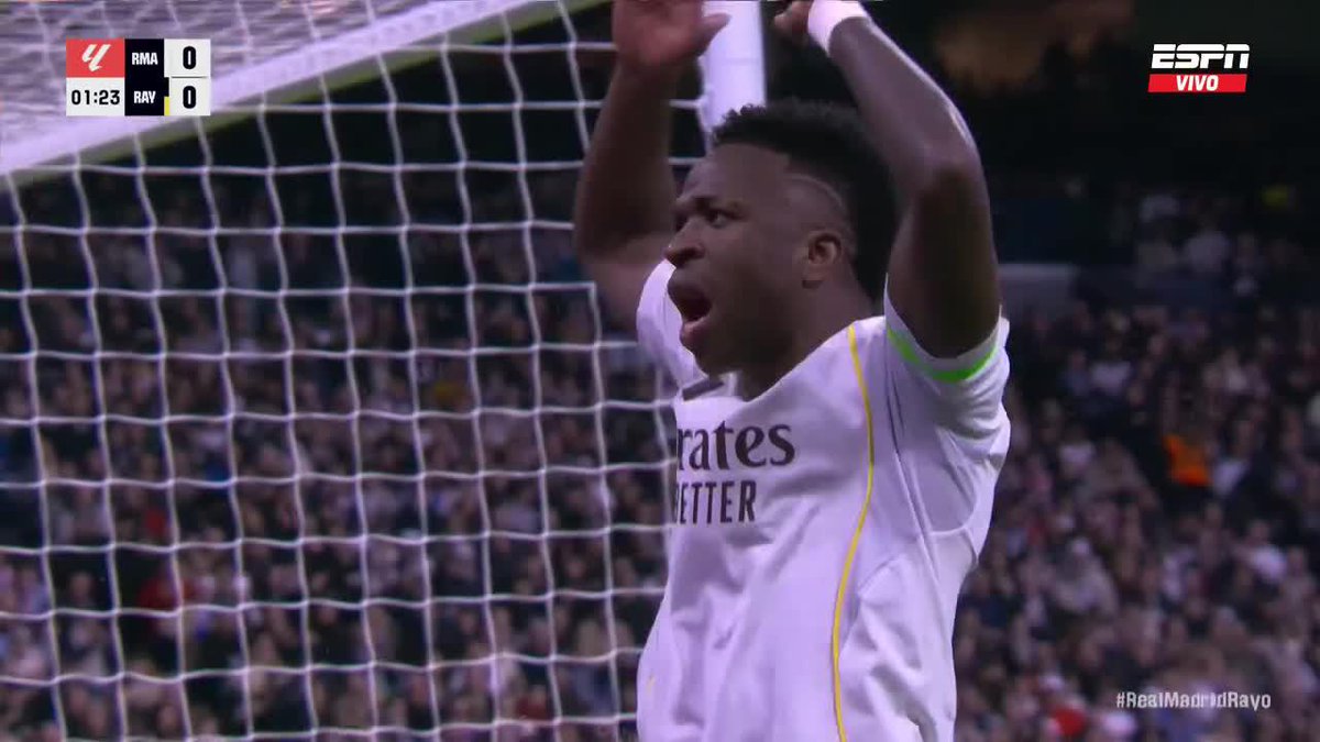 ¡SIGUEN LOS SILBIDOS PARA VINICIUS EN EL BERNABÉU! 📺 Mirá #LaLiga por #DisneyPlus Plan Premium